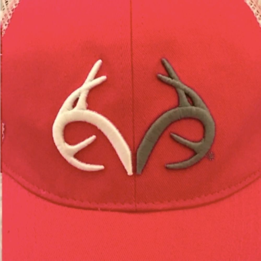 Realtree Pink & White Trucker Hat - Picture 3 of 13